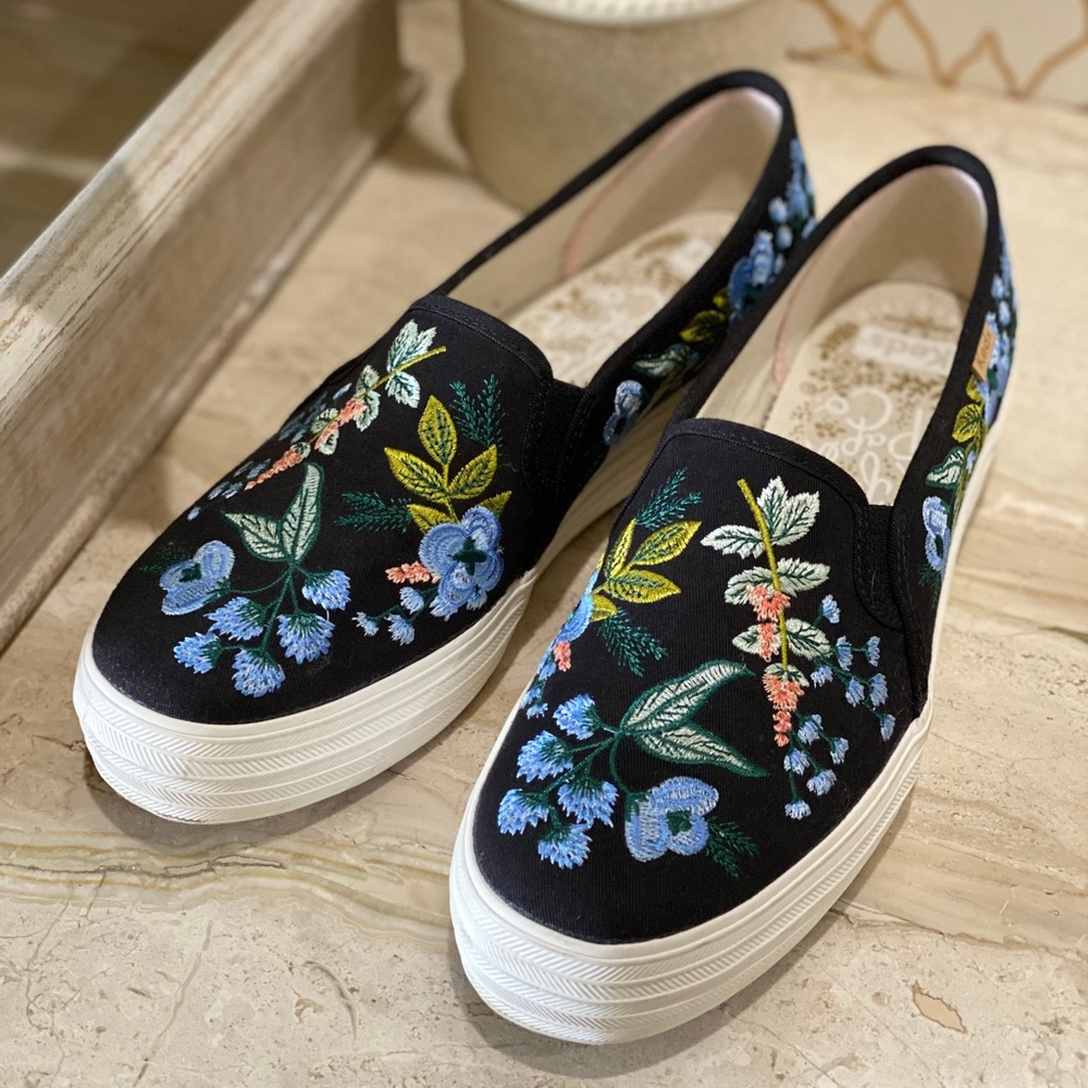 Slip on sneakers